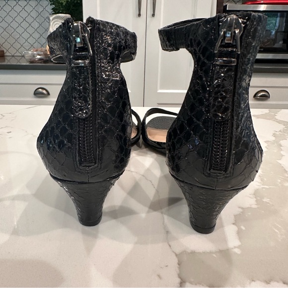 Via Spiga Womens Open Toe Ankle Strap Wedge Sandals Size 8 Black Snake Leather - Picture 6 of 13
